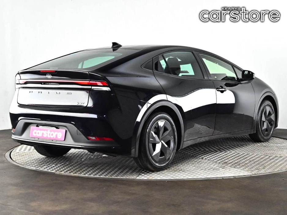 2023 Toyota Prius - image 3