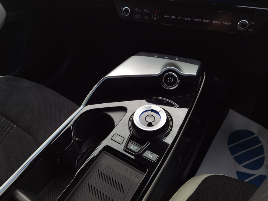 2023 Kia EV6 - image 17