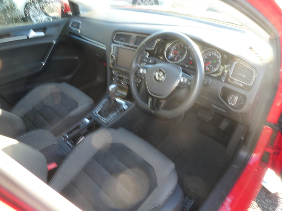 2015 Volkswagen Golf TSI Bluemotion €13,950