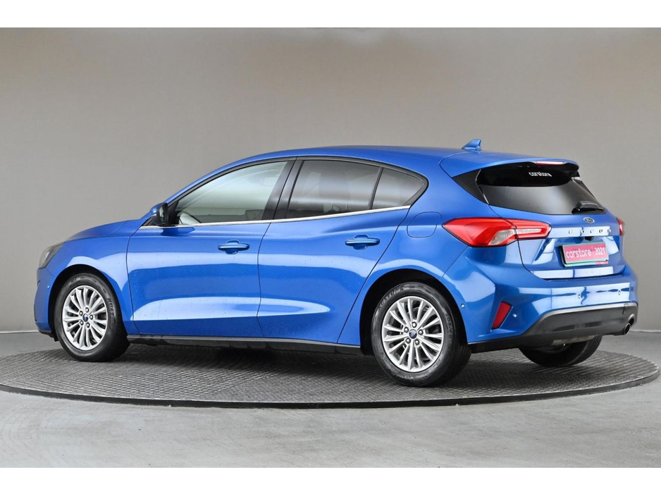 2021 Ford Focus - image 6