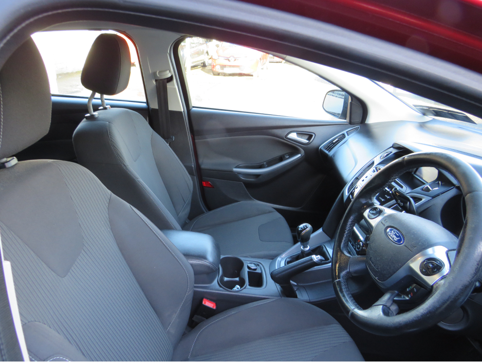 2012 Ford Focus - image 2