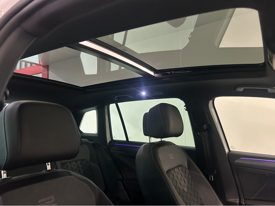 2023 Volkswagen Tiguan - image 19