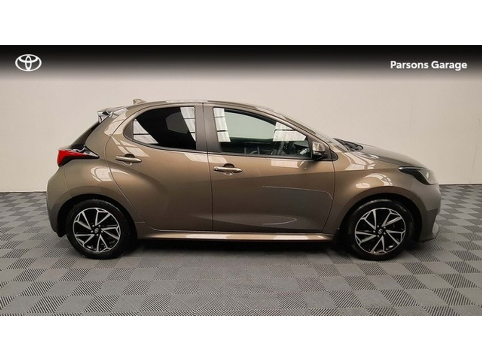 2023 Toyota Yaris  €22,995
