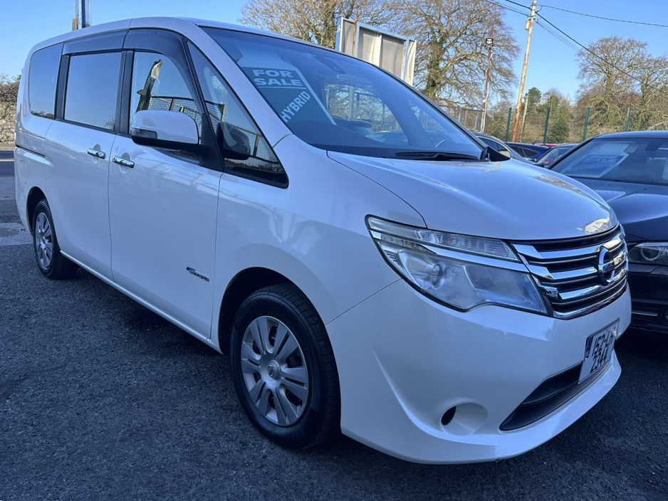 2015 Nissan Serena - image 9