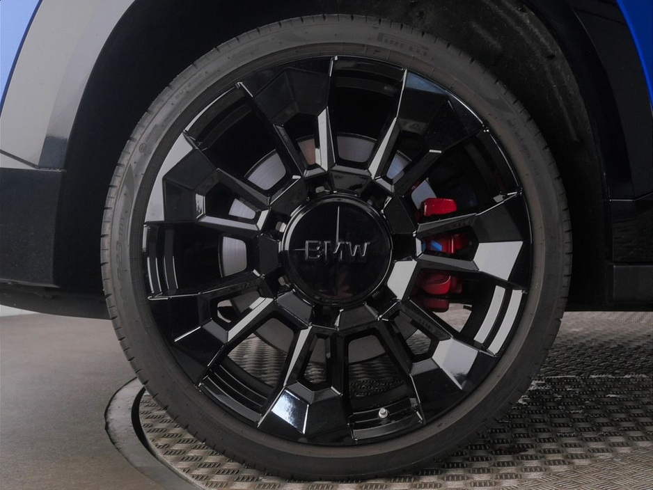 2025 BMW XM - image 14