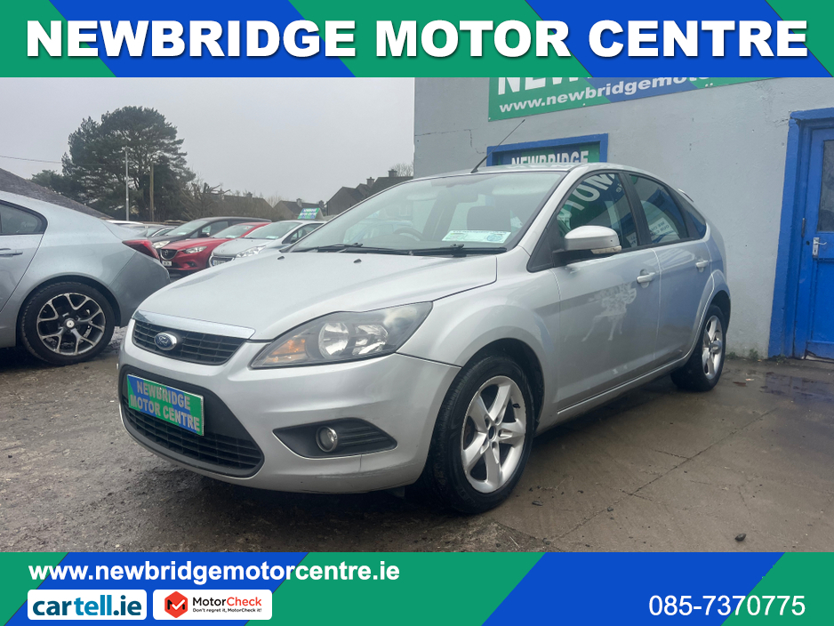 2010 Ford Focus - image 2