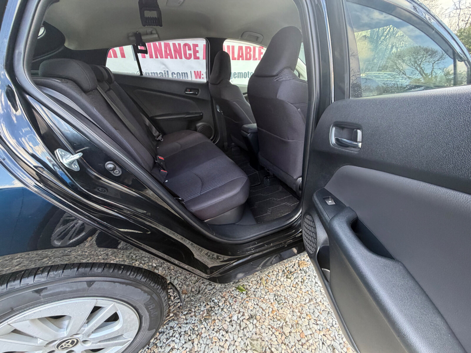 2018 Toyota Prius - image 13