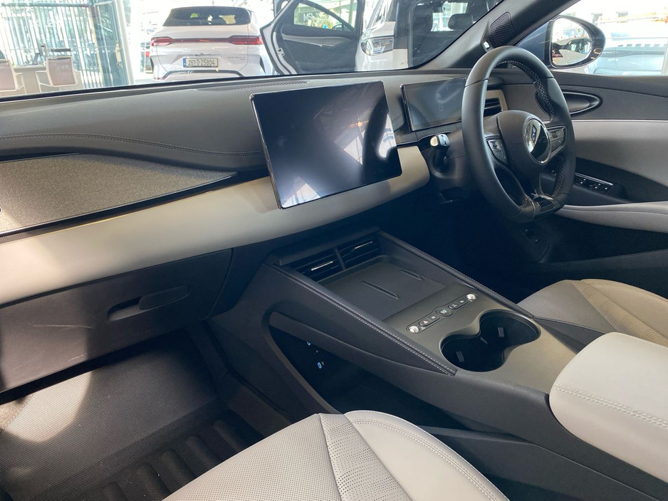 2026 BYD Seal 6 - image 12