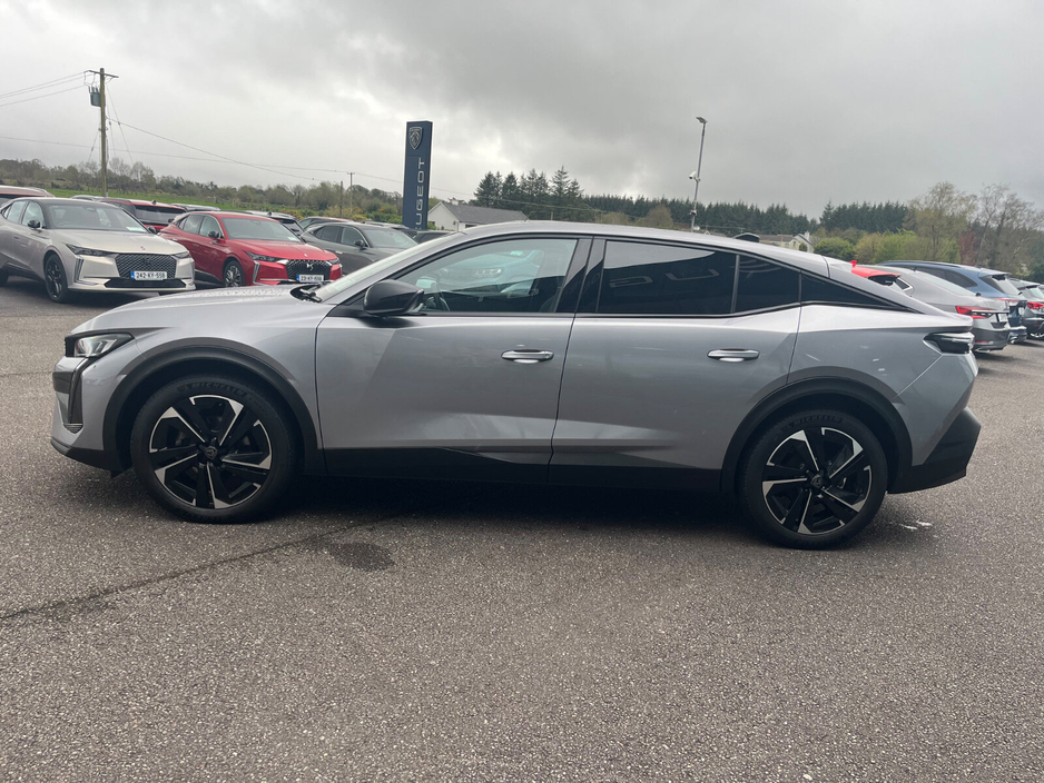 2025 Peugeot 408 - image 3