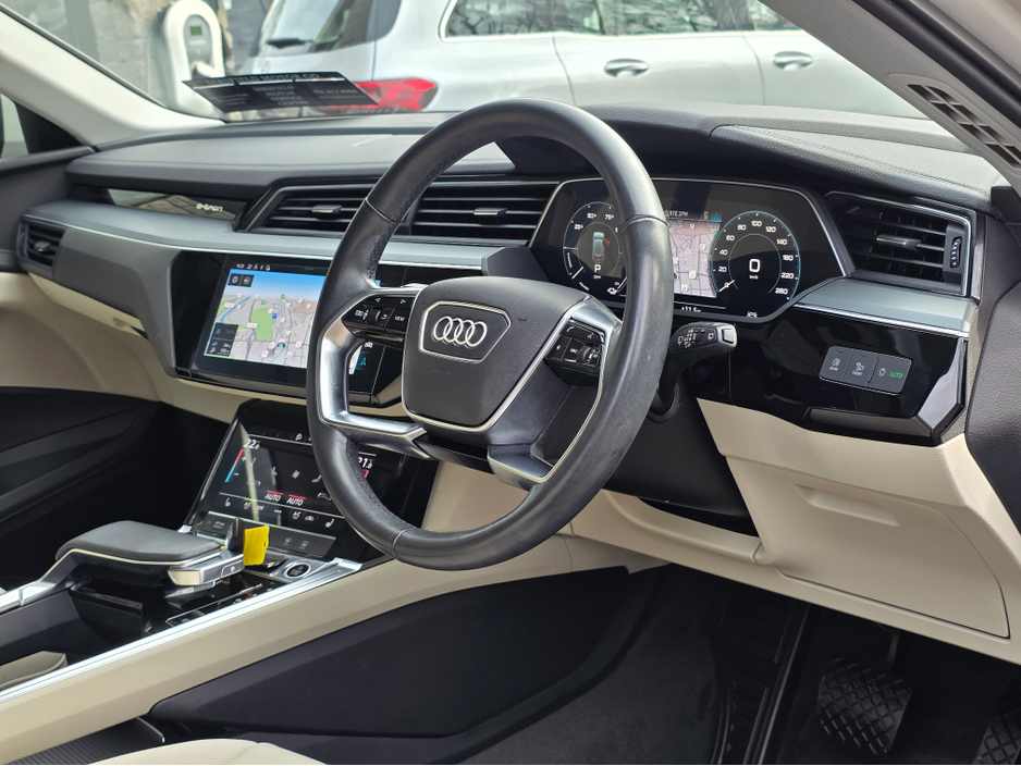 2021 Audi e-tron - image 18