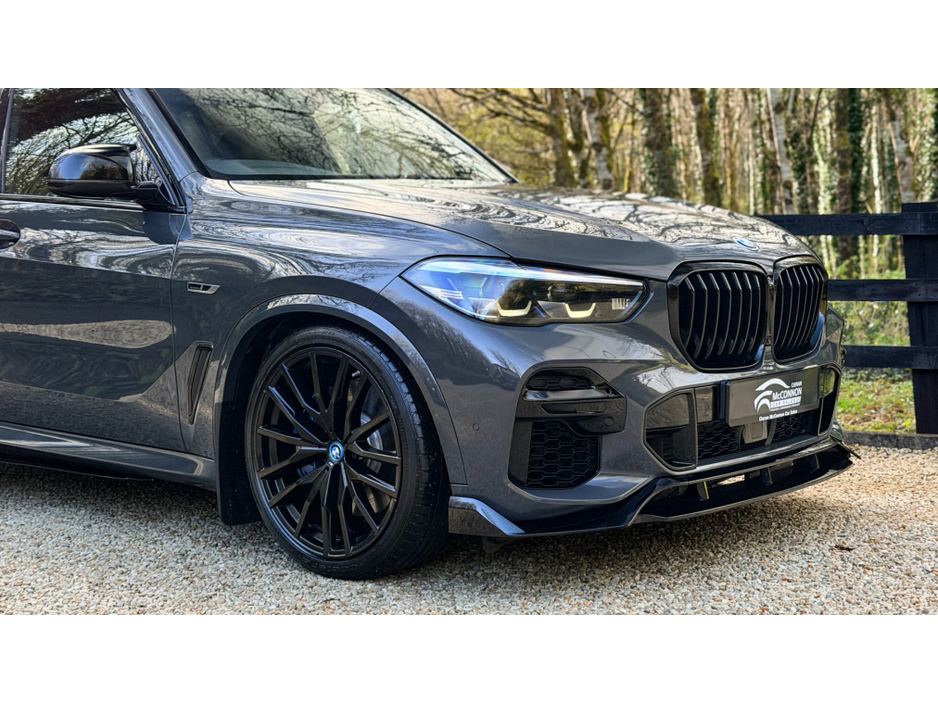 2021 BMW X5 - image 7