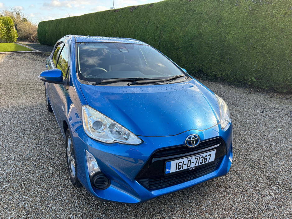 2016 Toyota Aqua 1.5 hybrid €8,950