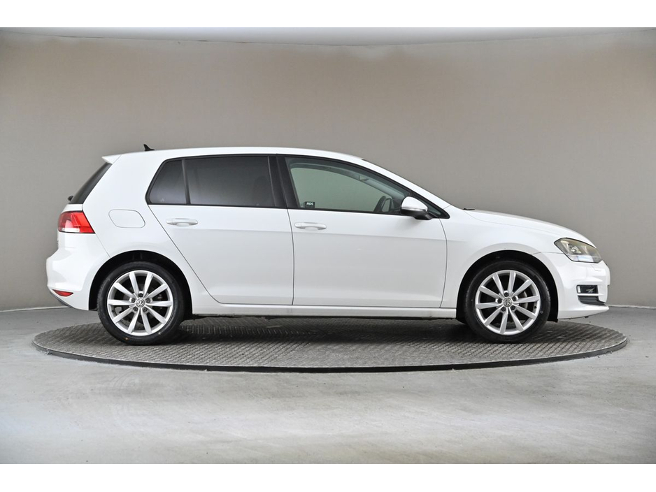 2018 Volkswagen Golf - image 11
