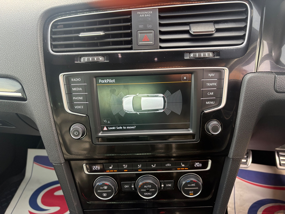 2016 Volkswagen Golf - image 20