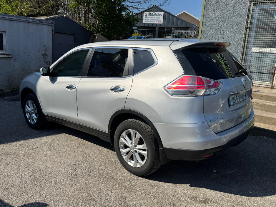 2016 Nissan X-Trail - image 5