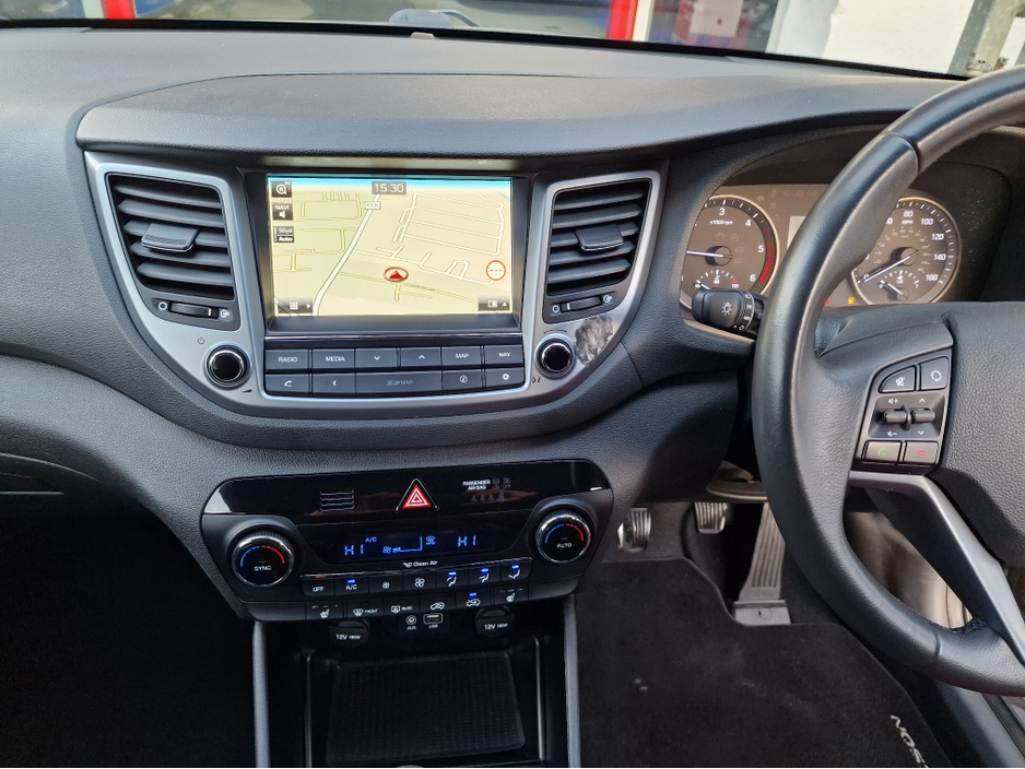 2015 Hyundai Tucson 2.0 CRDI SE NAV-LOW MILEAGE-NEW NCT €12,450