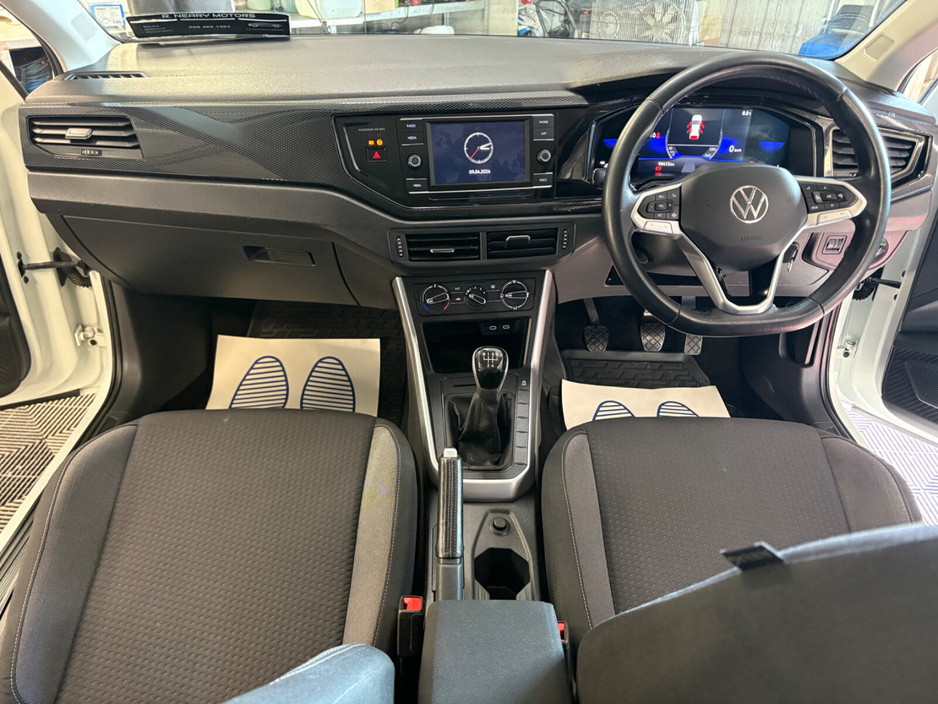 2022 Volkswagen Polo - image 11
