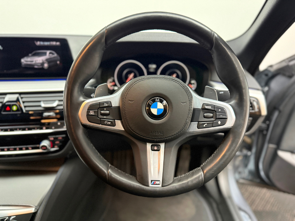2019 BMW 5 Series - image 18