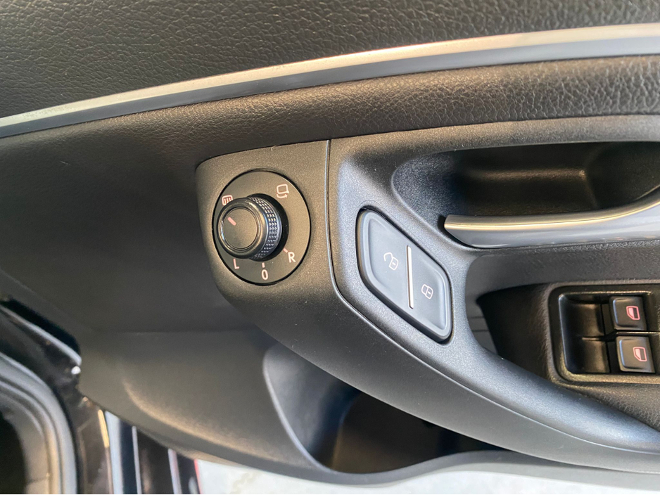 2017 Volkswagen Polo - image 16