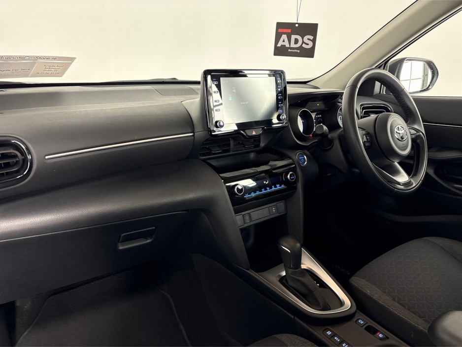 2023 Toyota Yaris Cross - image 32