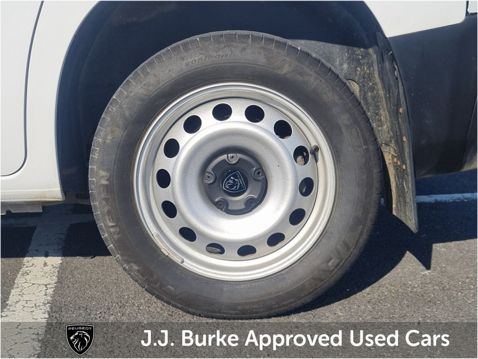 2024 Peugeot Partner PARTNER PRO PLUS 1.5 HDI 100 1 €22,950