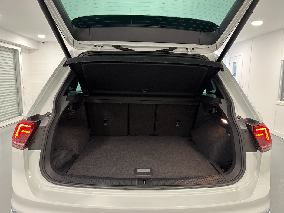 2019 Volkswagen Tiguan - image 37