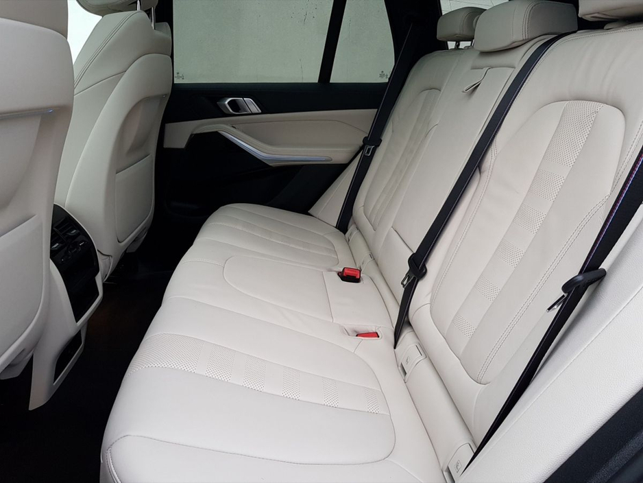 2022 BMW X5 xDrive45e xLine €67,995