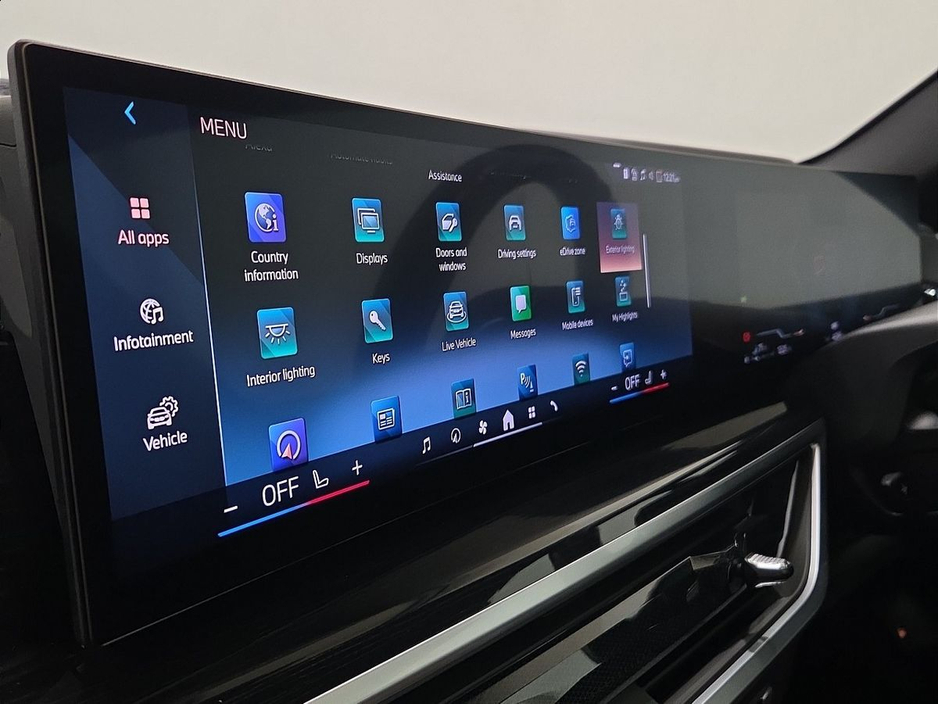 2023 BMW X5 - image 8