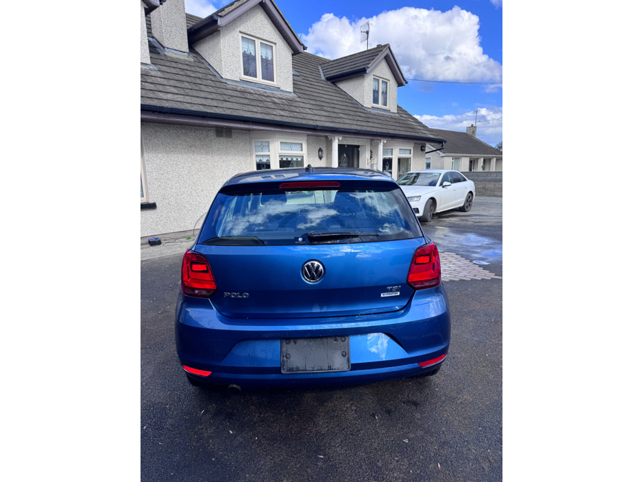 2017 Volkswagen Polo - image 5