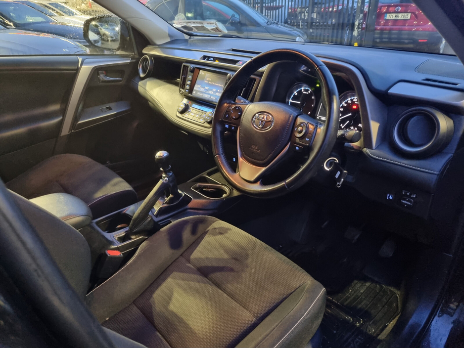 2016 Toyota Rav4 - image 5