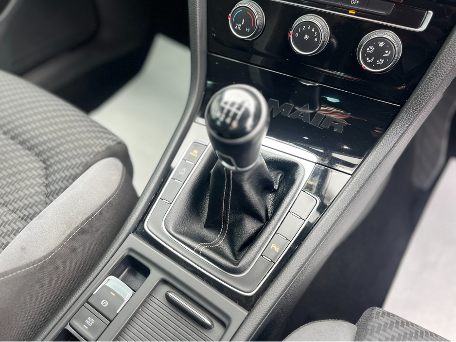 2018 Volkswagen Golf - image 12