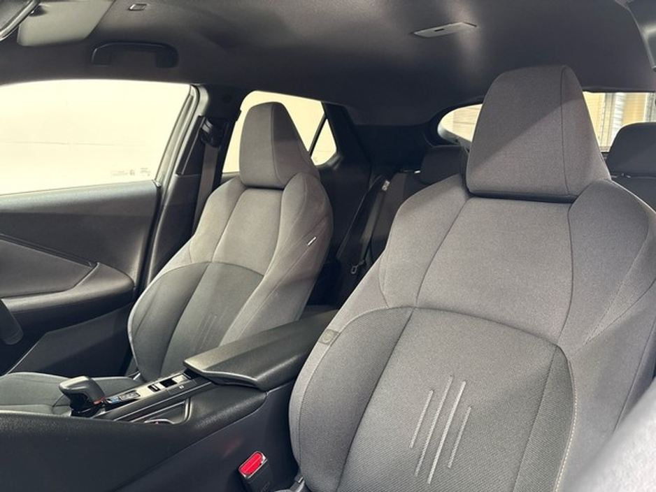 2024 Toyota C-HR - image 17