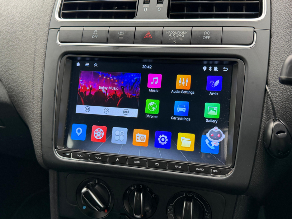 2013 Volkswagen Polo - image 20