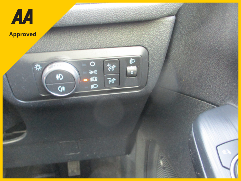 2022 Ford Kuga - image 18