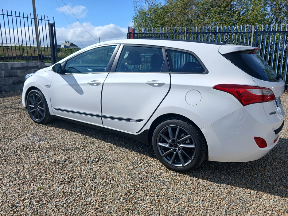 2015 Hyundai i30 - image 6