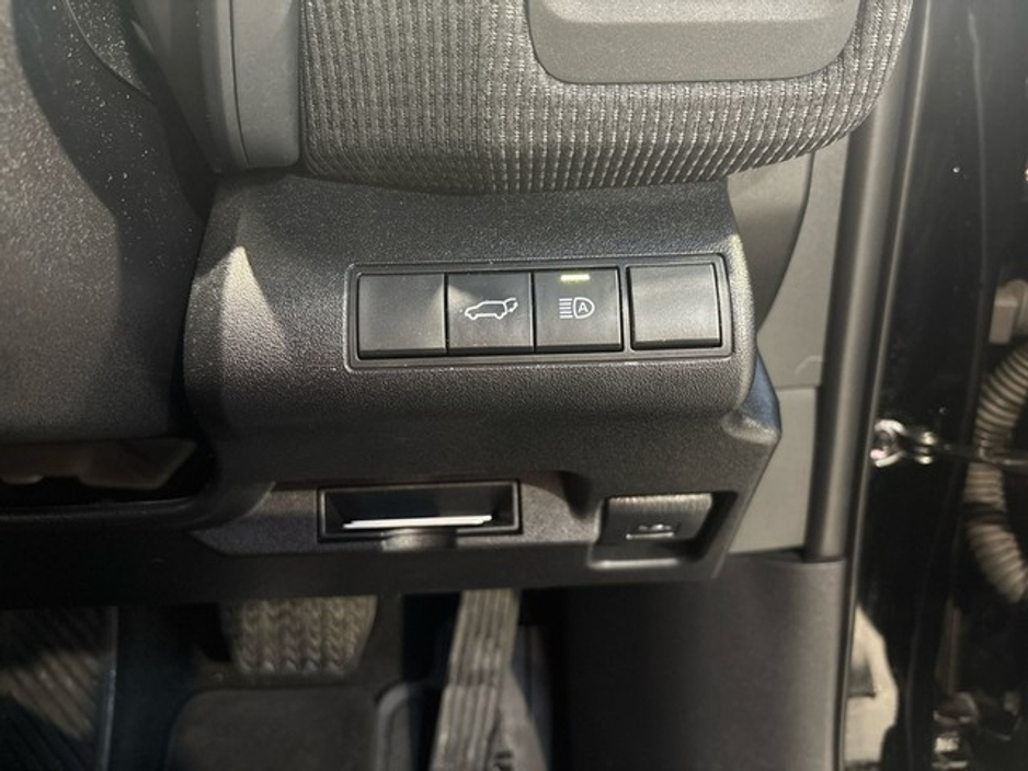 2023 Toyota bZ4X - image 16