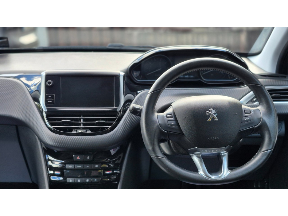 2018 Peugeot 2008 - image 14