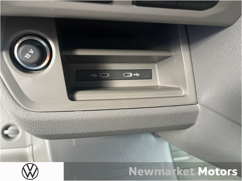 2026 Volkswagen Crafter - image 25