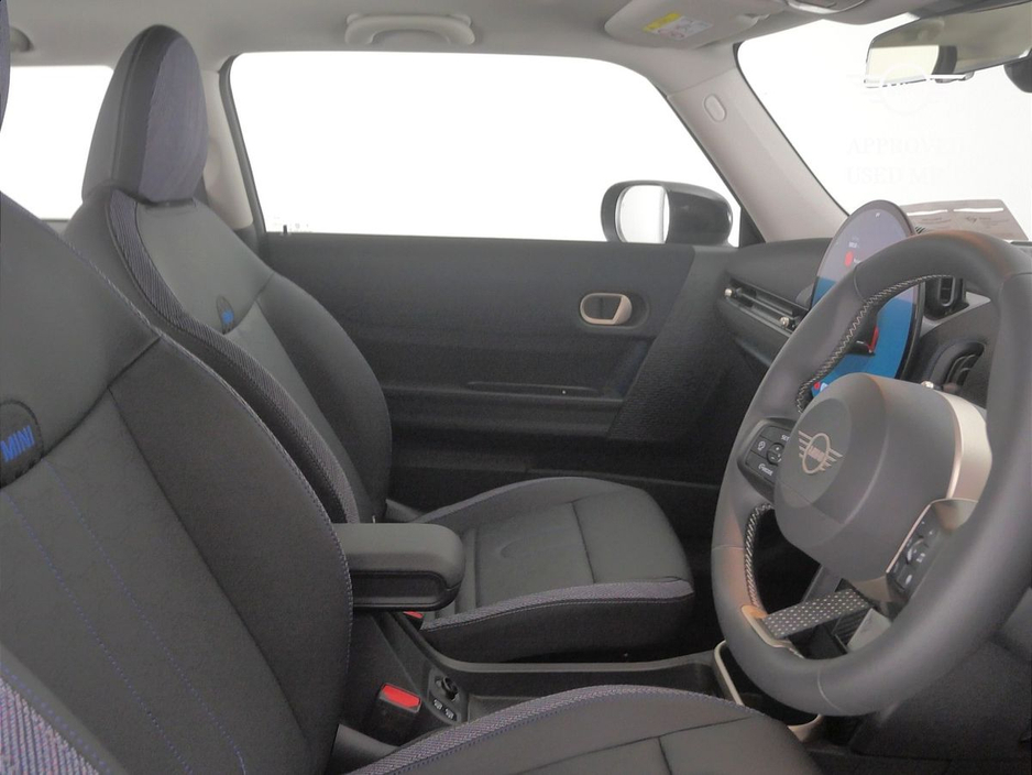 2025 MINI Hatch Cooper C 3 Door €39,900