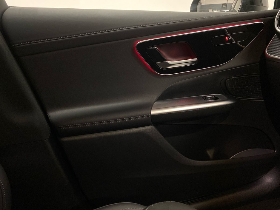 2025 Mercedes-Benz GLC Class - image 13