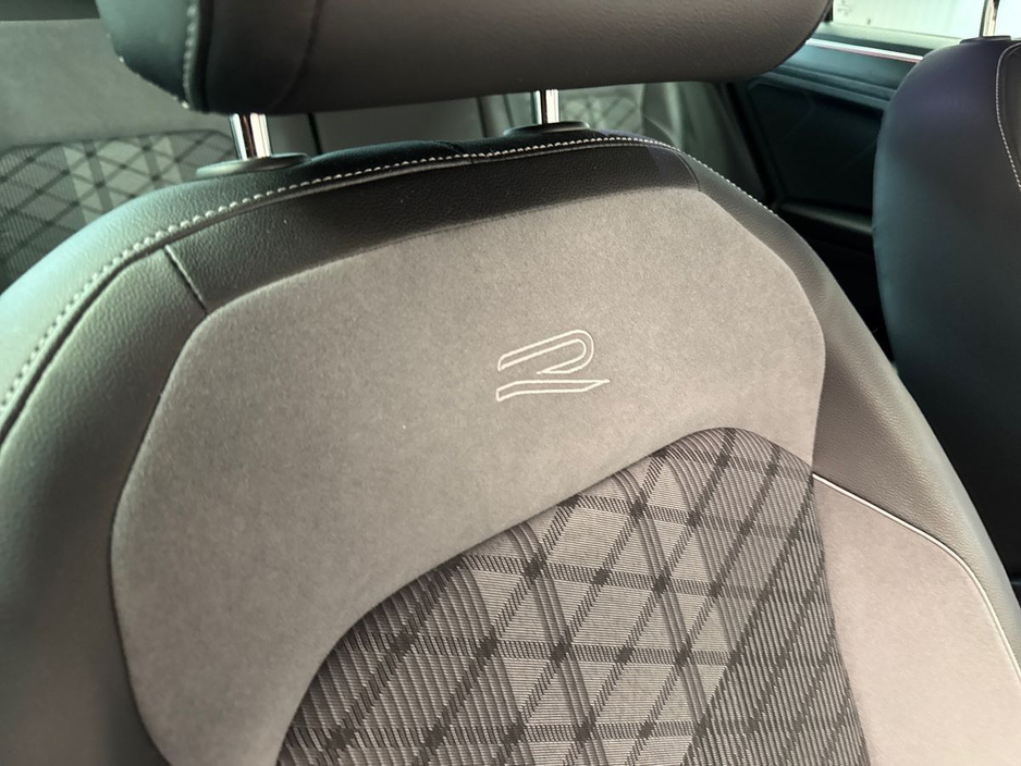 2023 Volkswagen Tiguan - image 22