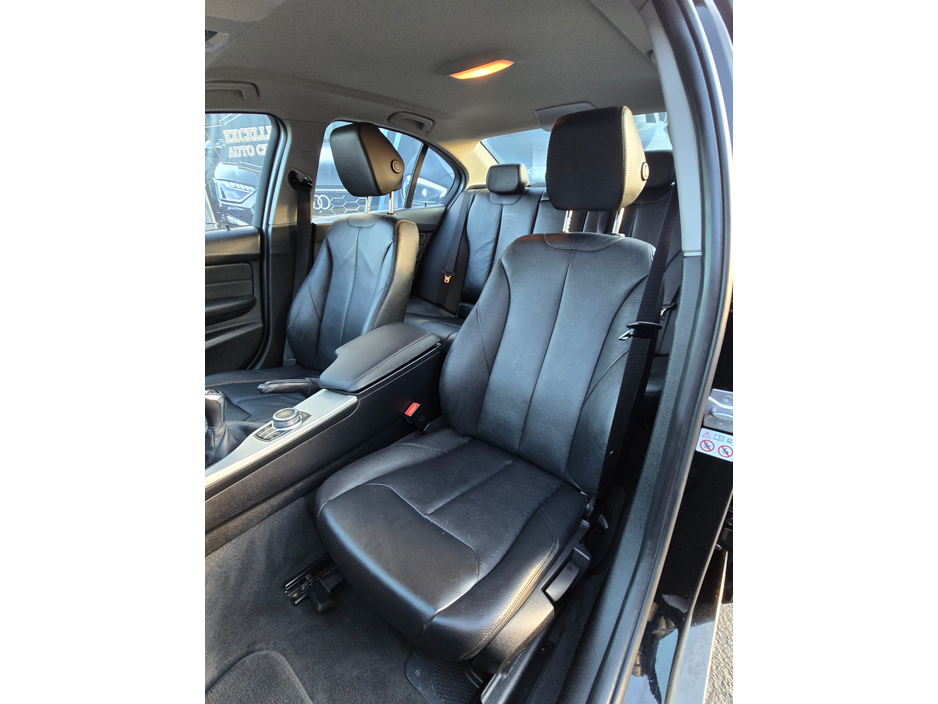 2018 BMW 3 Series - image 7