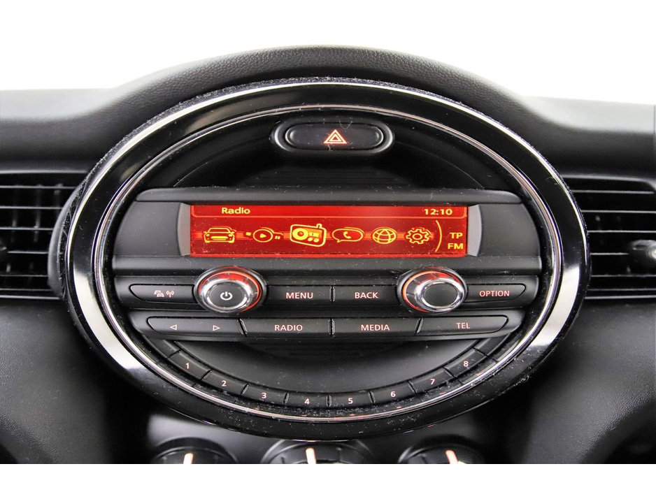 2016 MINI Hatch - image 14