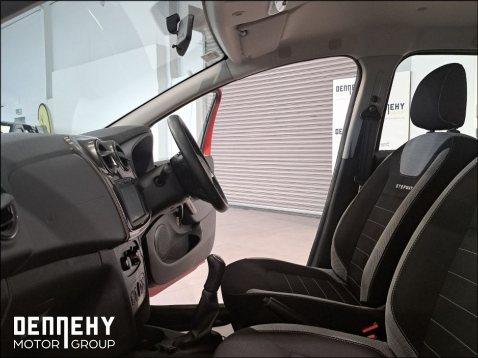 2019 Dacia Sandero Stepway - image 5