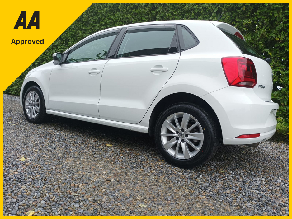 2017 Volkswagen Polo 1.2 TSI COMFORTLINE SPOTLESS WITH ONLY 24,524kms COMPREHENSIVE SERVICE HISTORY (10 STAMPS) FACTORY IMMOBILISER LEATHER STEERING WHEEL AUTO HEADLIGHTS FRONT FOGS ALLOY WHEELS ANDROID AUTO APPLE CARPLAY €14,395