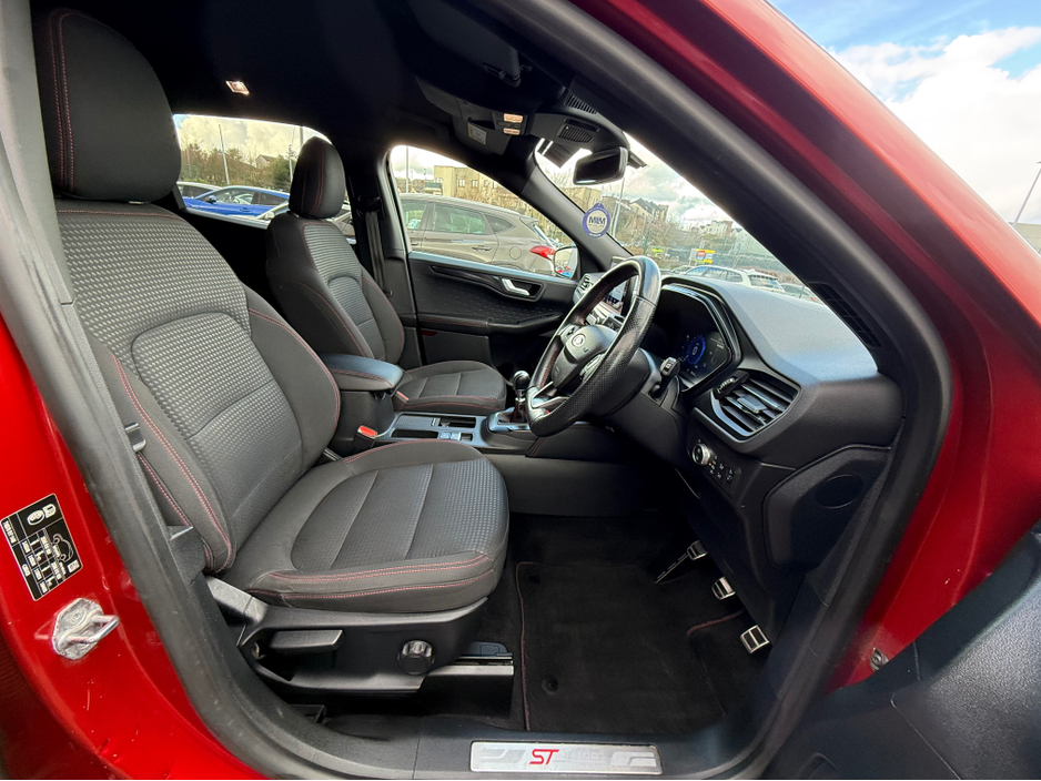 2020 Ford Kuga - image 14