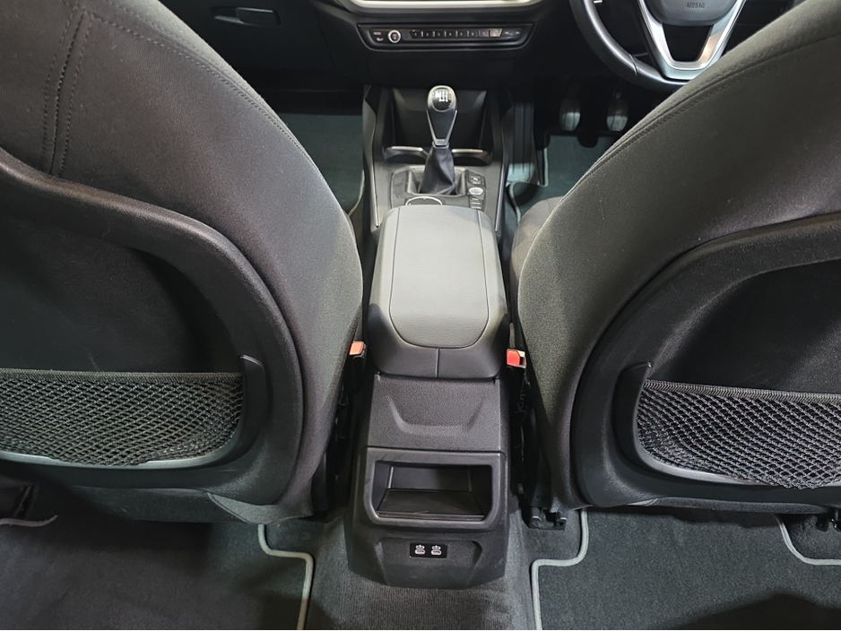 2020 BMW 1 Series - image 17