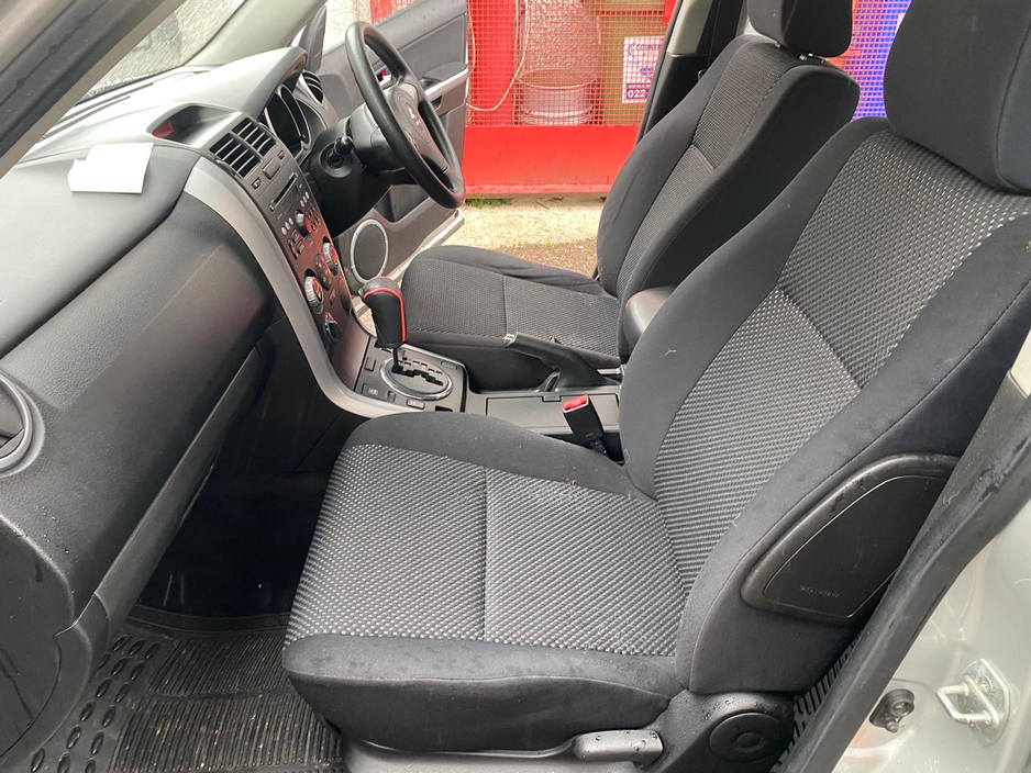 2008 Suzuki Grand Vitara - image 9