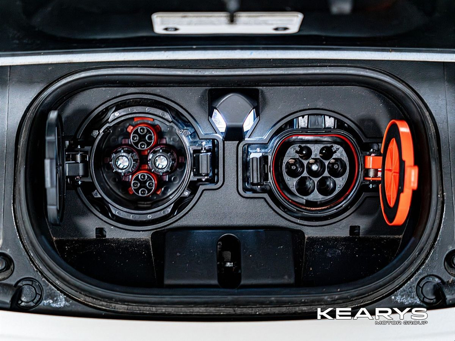 2025 Nissan Leaf - image 38