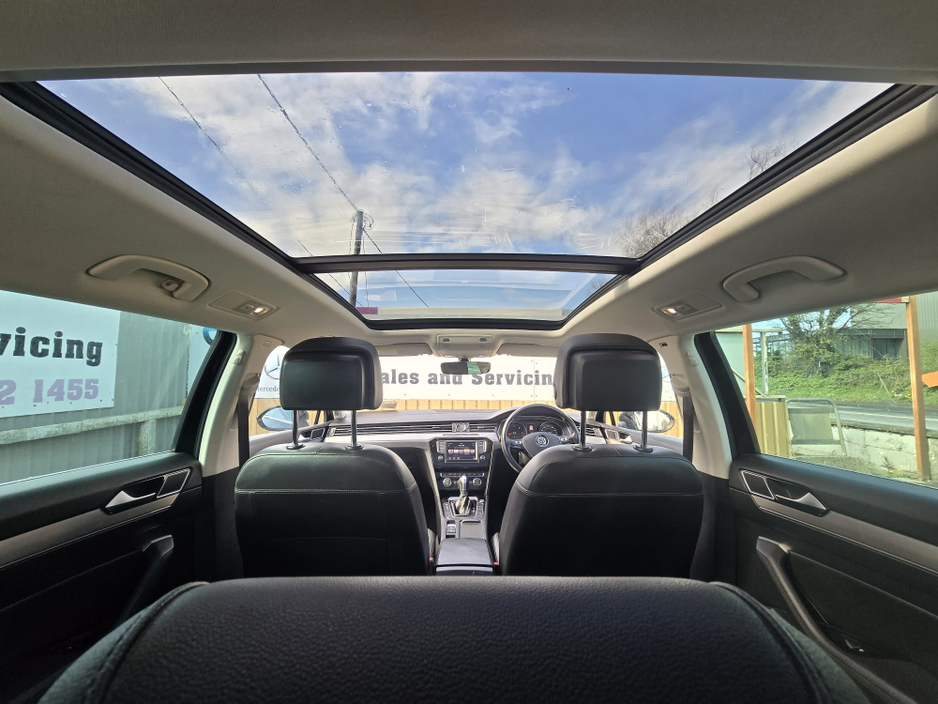 2016 Volkswagen Passat - image 12